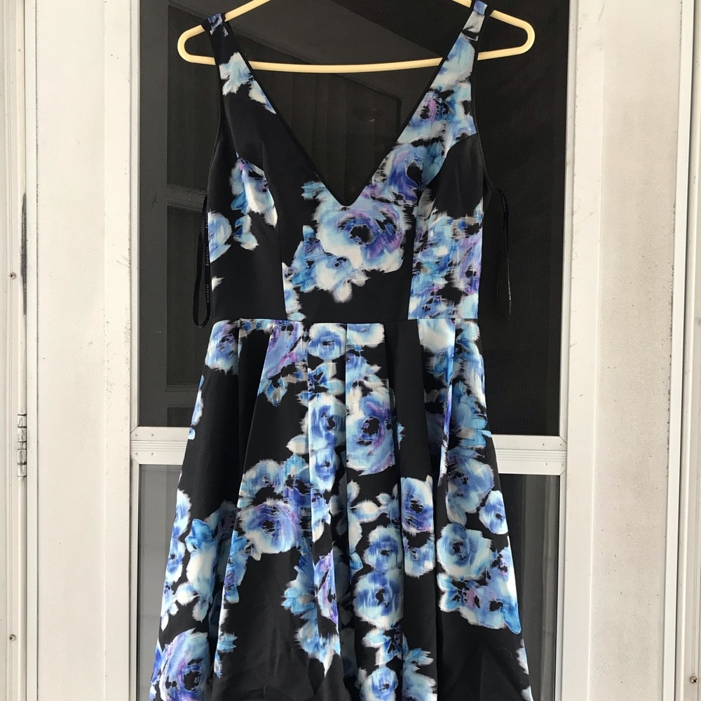 Bebe XS black and blue floral swing dress